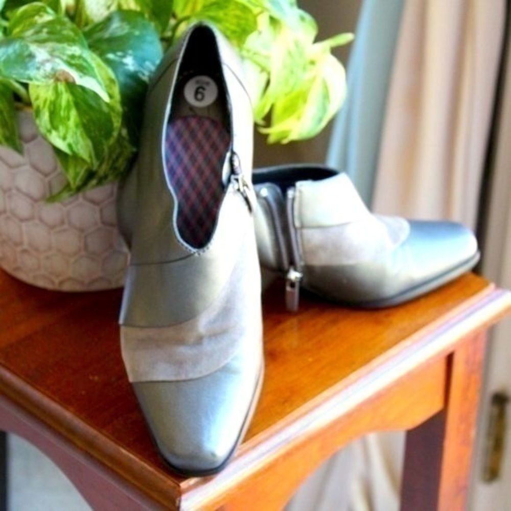 Trotters shoes 3 tone pump bootie! Size 6